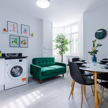 Beechwood Lodge Serviced Apartment Ковънтри Екстериор снимка