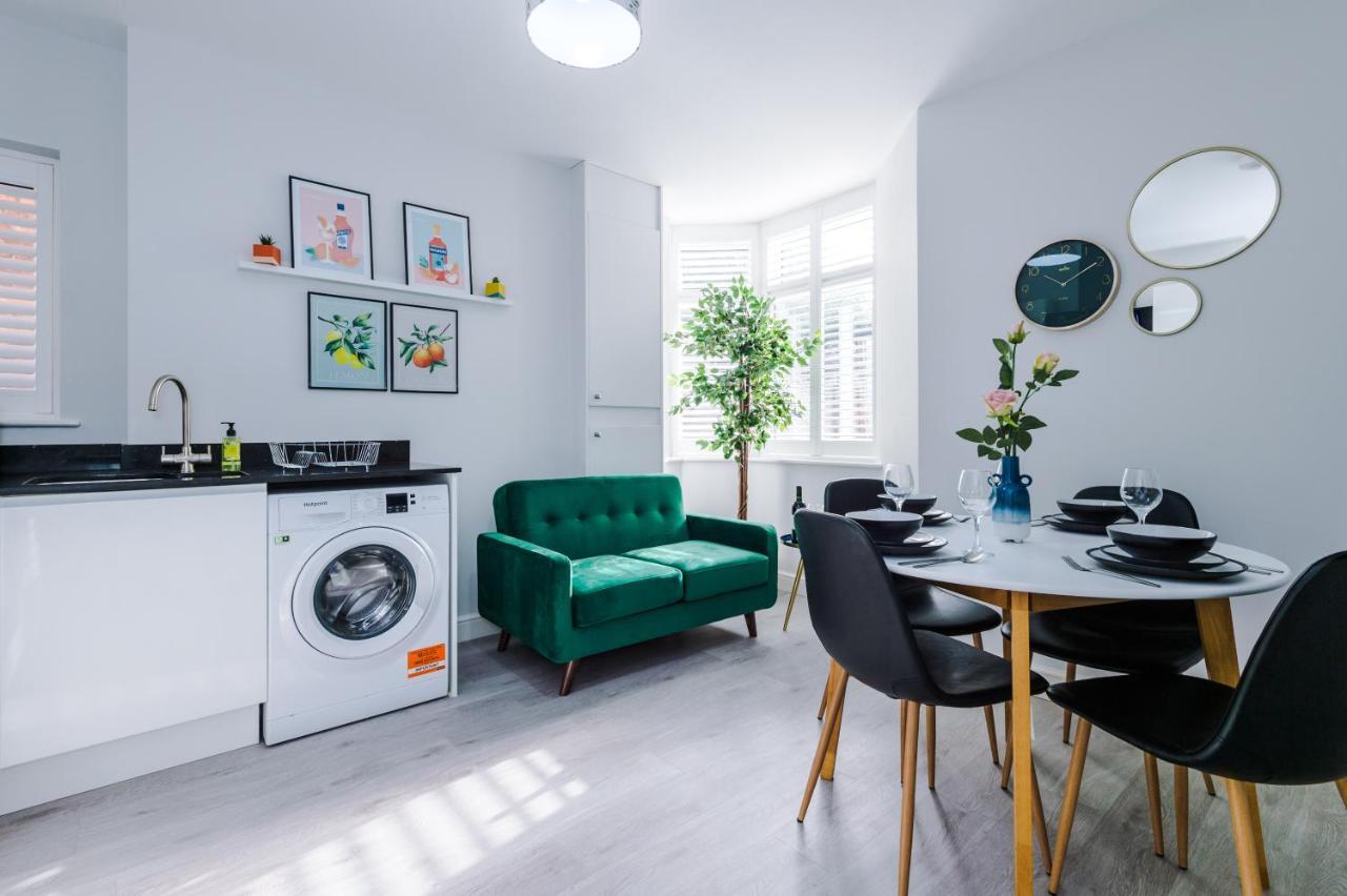 Beechwood Lodge Serviced Apartment Ковънтри Екстериор снимка