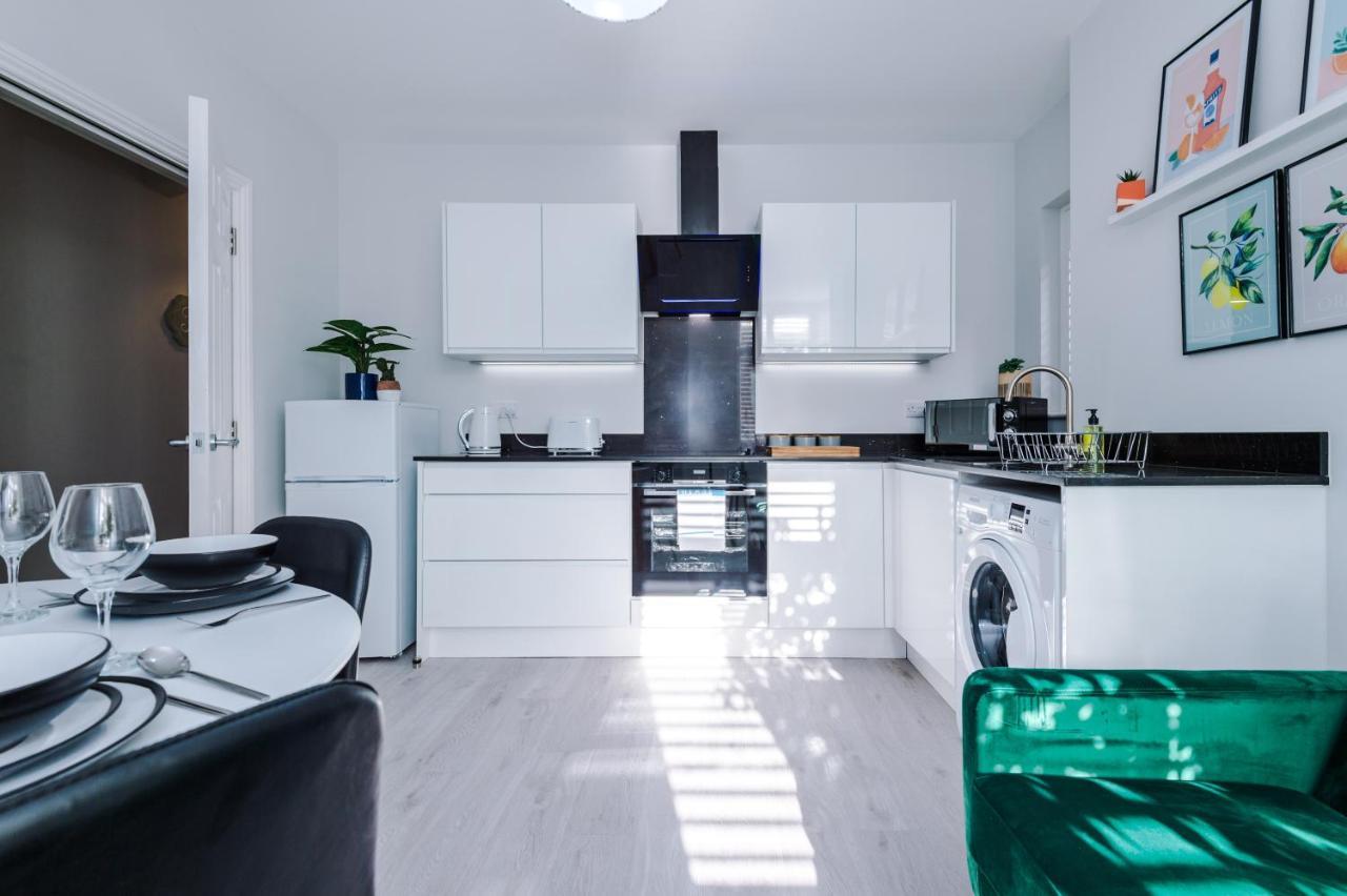Beechwood Lodge Serviced Apartment Ковънтри Екстериор снимка